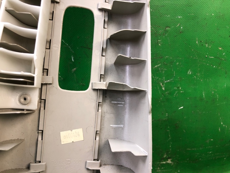 Накладка на стойку кузова передняя левая JUKE 10-19 2011 1.6 MR16DDT Накладка на стойку кузова передняя левая JUKE 10-19 2011 1.6 MR16DDT