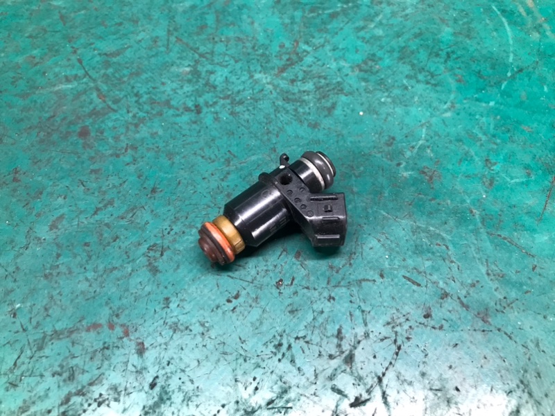 Форсунка топливная HONDA CIVIC ES 00-05 2004 ES 1.7 D17A 16450-PLC-003 Б/У