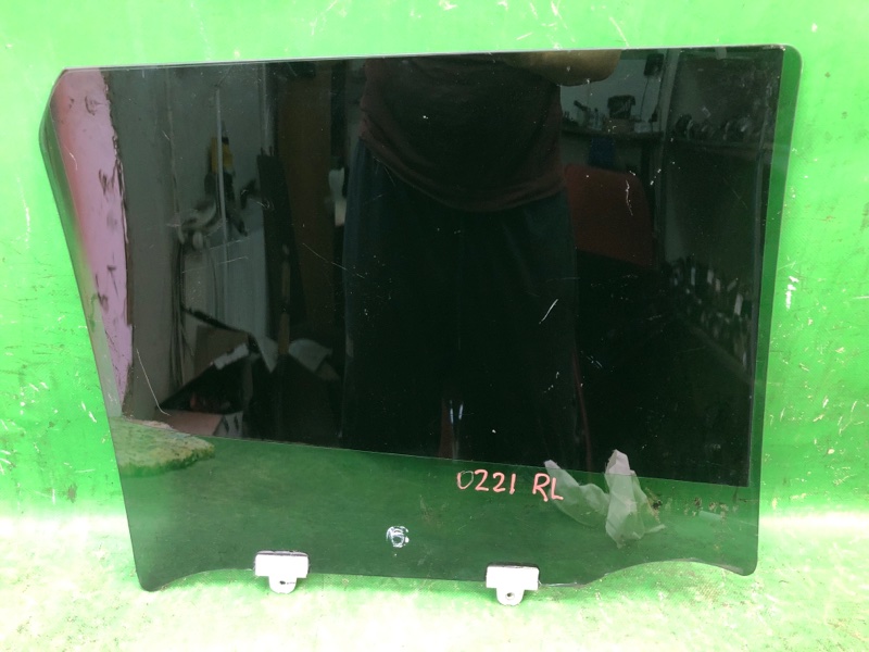 Стекло заднее заднее левое JUKE 10-19 2011 1.6 MR16DDT