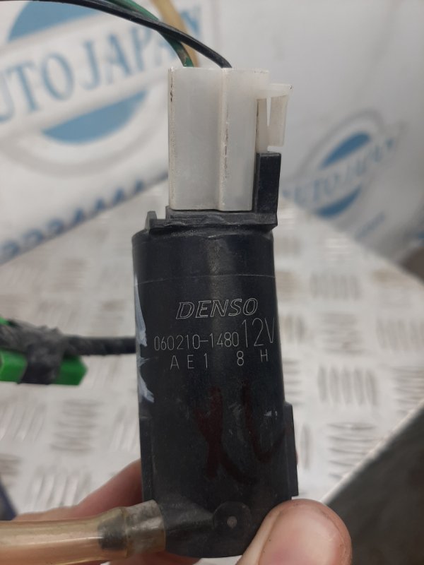 Насос омывателя стекла MITSUBISHI OUTLANDER XL 05-13