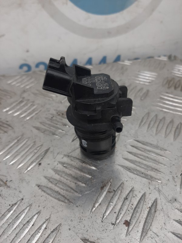 Насос омывателя стекла TOYOTA CAMRY 40 06-11 85330-21010 Б/У