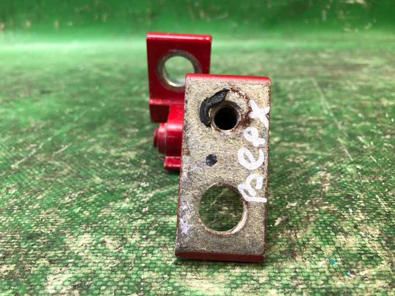 Петля двери верхняя задняя правая JETTA USA 10-17 2011 Седан CBTA 2.5L