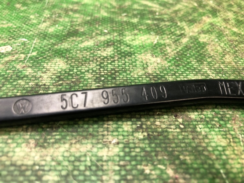 Поводок стеклоочистителя передний левый JETTA USA 10-17 2011 Седан CBTA 2.5L