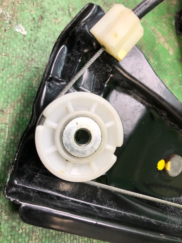 Стеклоподъемник задний правый JETTA USA 10-17 2011 Седан CBTA 2.5L