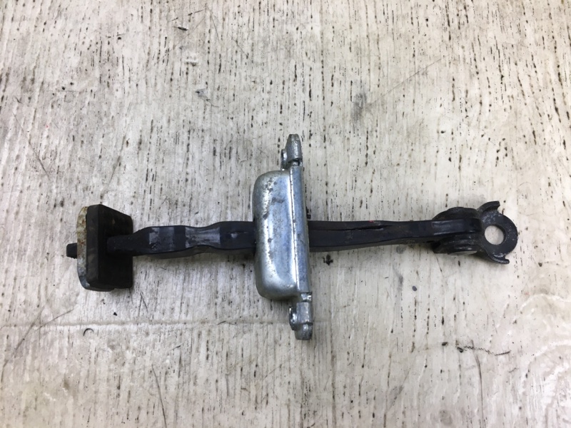 Ограничитель двери передний правый SONATA YF 10-14 2011 YF 2.4 G4KJ Ограничитель двери передний правый SONATA YF 10-14 2011 YF 2.4 G4KJ