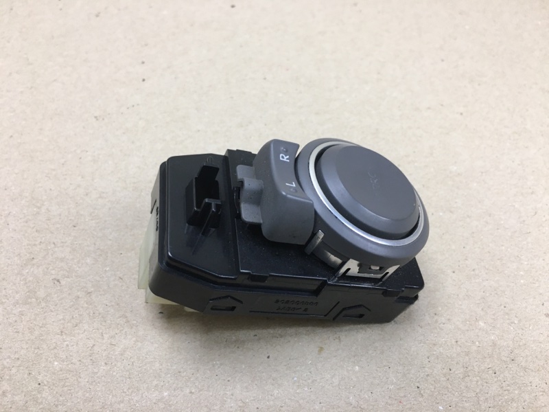 Блок управления зеркалами HYUNDAI SONATA YF 10-14 YF 2.4 G4KJ