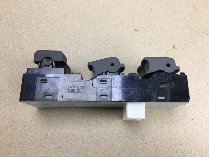 Блок управления стеклоподъемниками HYUNDAI SONATA YF 10-14 YF 2.4 G4KJ