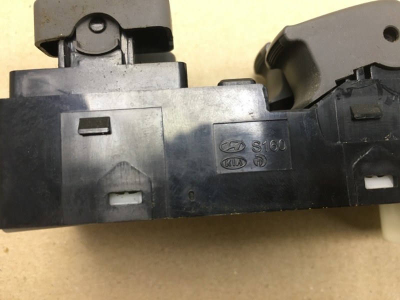 Блок управления стеклоподъемниками SONATA YF 10-14 2011 YF 2.4 G4KJ