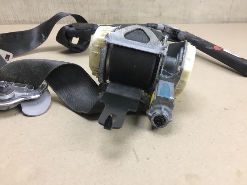 Ремень безопасности передний левый SONATA YF 10-14 2011 YF 2.4 G4KJ Ремень безопасности передний левый SONATA YF 10-14 2011 YF 2.4 G4KJ