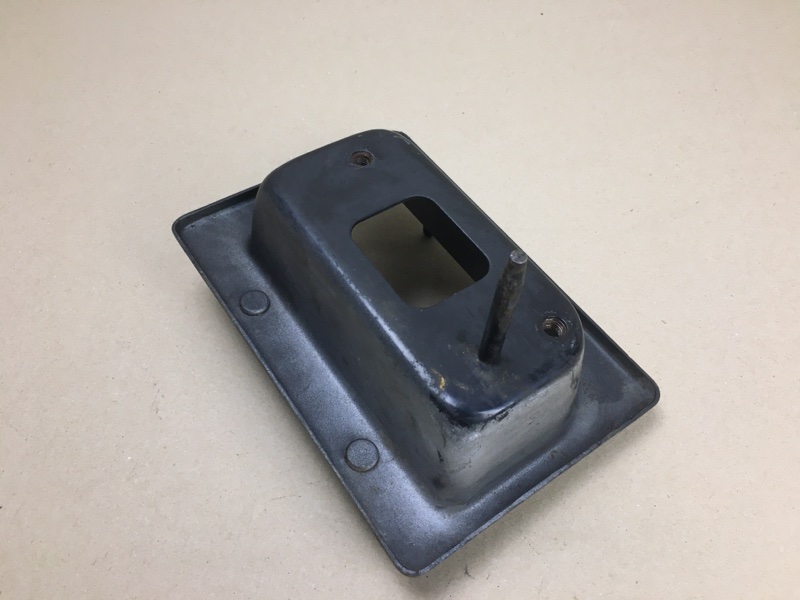 Кронштейн усилителя заднего бампера левый HYUNDAI SONATA YF 10-14 YF 2.4 G4KJ