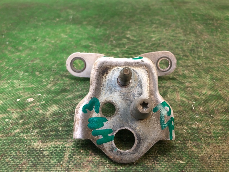 Петля двери нижняя задняя правая FORD FIESTA 08-17 2012 1.6 C16HDEX G2BZ-5426810-A Б/У