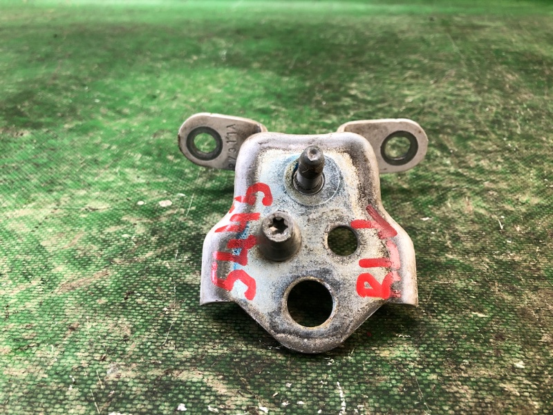 Петля двери нижняя задняя левая FORD FIESTA 08-17 2012 1.6 C16HDEX G2BZ-5426811-A Б/У