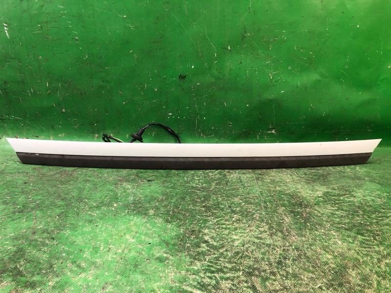 Панель подсветки номера задний FORD FIESTA 08-17 2012 1.6 C16HDEX AE8Z-5443400-AA Б/У