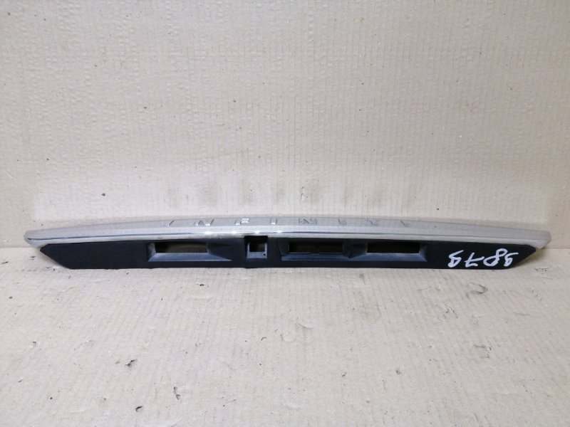 Панель подсветки номера QX60/JX35 12-20 2013 3.5 VQ35DE Панель подсветки номера QX60/JX35 12-20 2013 3.5 VQ35DE