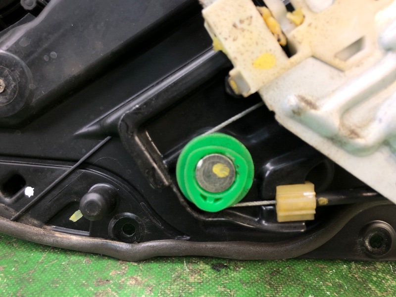 Стеклоподъемник задний левый FIESTA 08-17 2012 1.6 C16HDEX