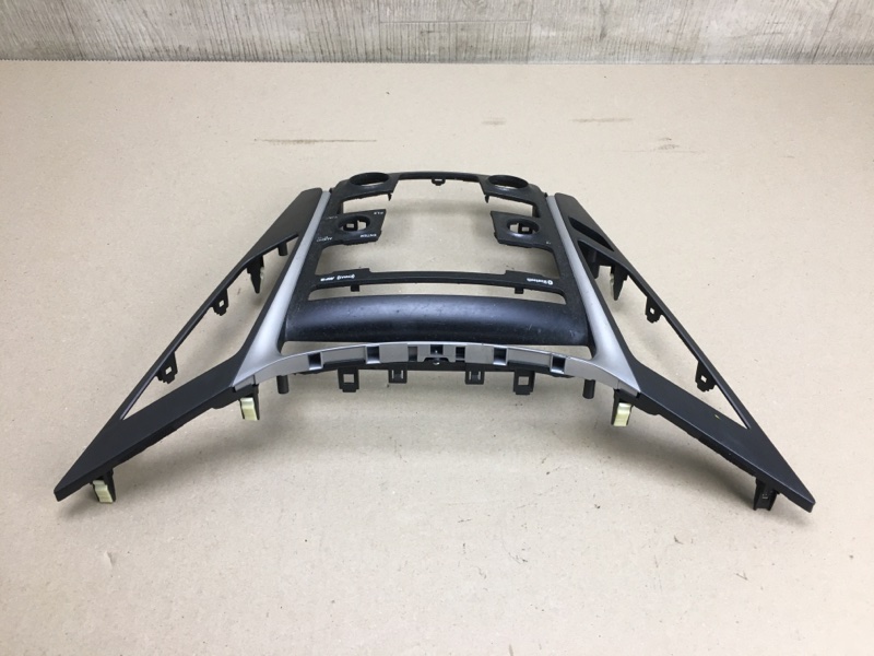 Накладка торпедо под магнитолу SONATA YF 10-14 2011 YF 2.4 G4KJ