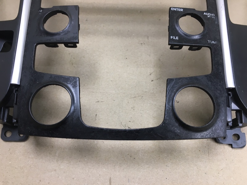 Накладка торпедо под магнитолу SONATA YF 10-14 2011 YF 2.4 G4KJ