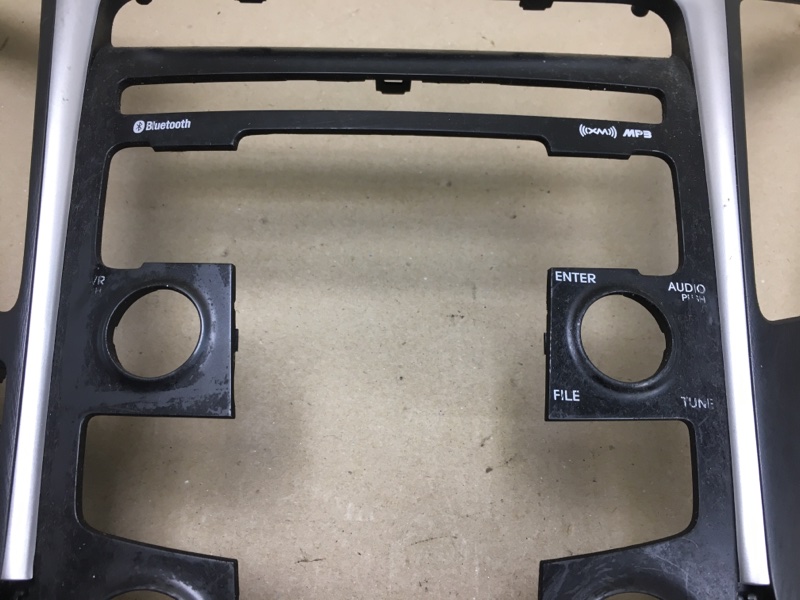 Накладка торпедо под магнитолу SONATA YF 10-14 2011 YF 2.4 G4KJ