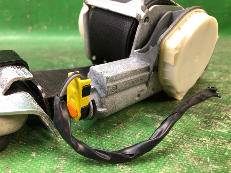 Ремень безопасности передний правый FIESTA 08-17 2012 1.6 C16HDEX