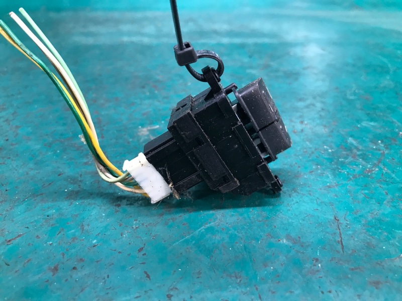 Кнопки на руль левые KIA FORTE/CERATO TD 08-13 Седан G4KD 2.0L