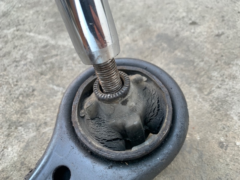 Рычаг передней подвески нижний левый CAMRY 40 06-11 2007 2.4 2AZFXE