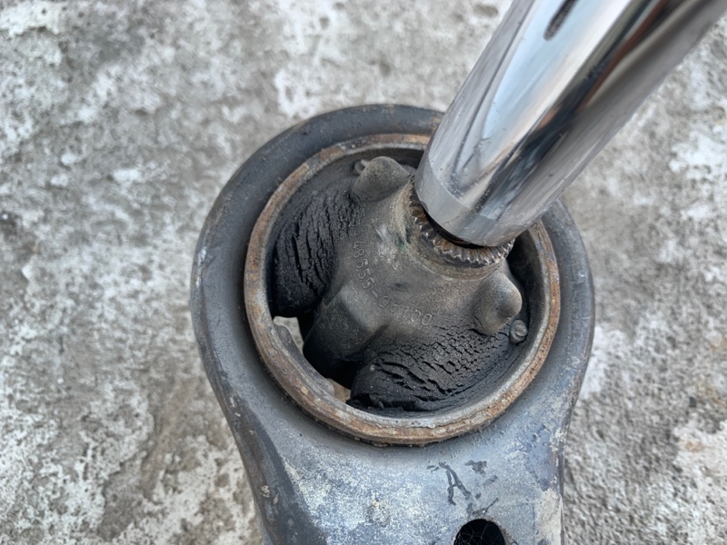 Рычаг передней подвески нижний правый CAMRY 40 06-11 2007 2.4 2AZFXE