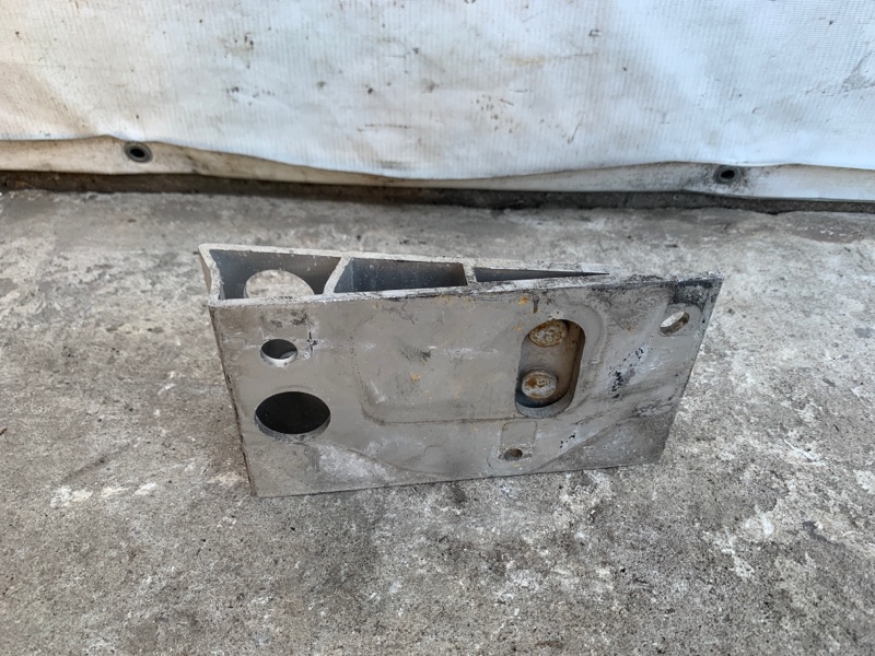 Кронштейн усилителя заднего бампера левый INFINITI QX60/JX35 12-20 3.5 VQ35DE