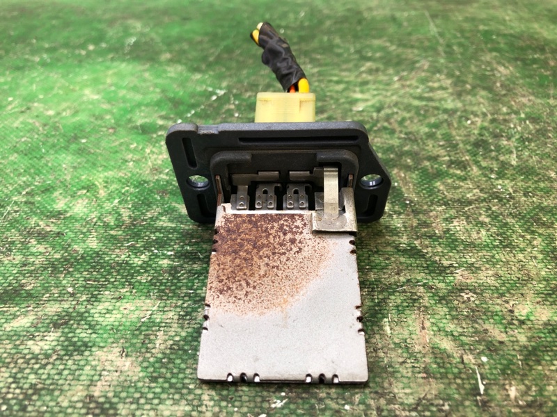 Запчасть резистор печки KIA SOUL AM 08-13 2011 G4NA 97035-08000 Б/У Резистор печки KIA SOUL AM 08-13 2011 G4NA 97035-08000 Б/У