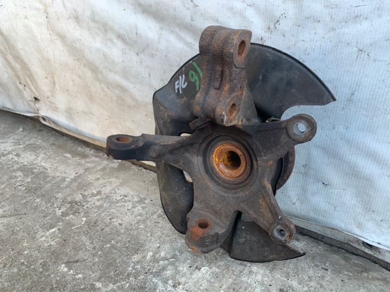 Кулак поворотный левый MDX (YD1) 00-06 2002 3.5