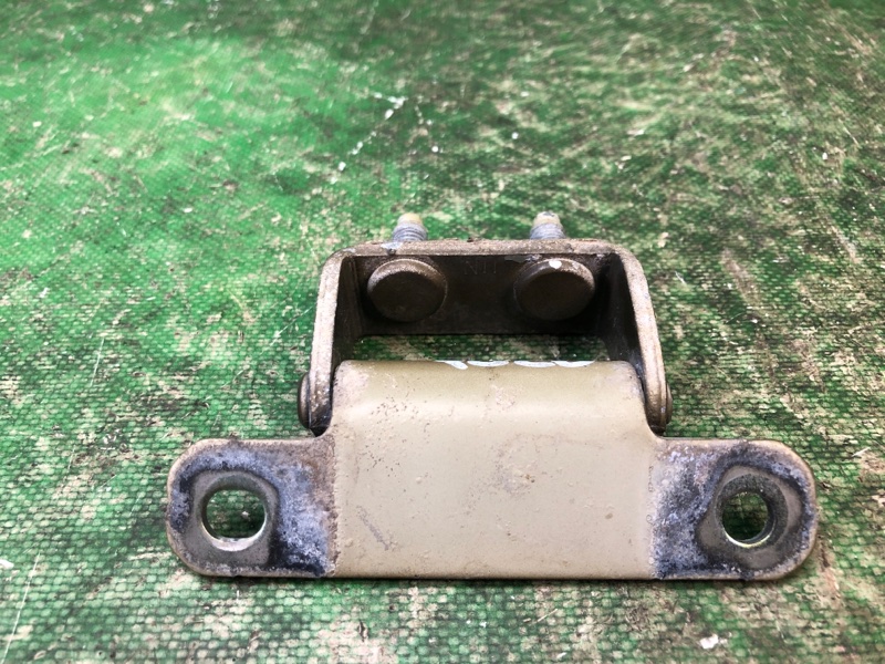 Петля крышки багажника задняя правая KIA SOUL AM 08-13 G4NA Петля крышки багажника задняя правая KIA SOUL AM 08-13 G4NA