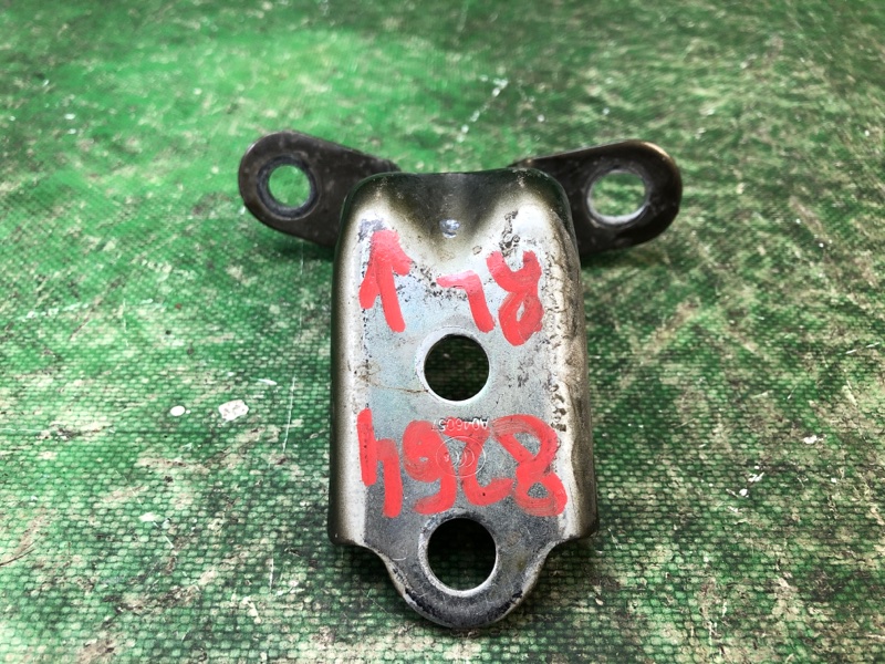 Запчасть петля двери нижняя задняя левая KIA SOUL AM 08-13 2011 G4NA 79310-3K000 Б/У Петля двери нижняя задняя левая KIA SOUL AM 08-13 2011 G4NA 79310-3K000 Б/У