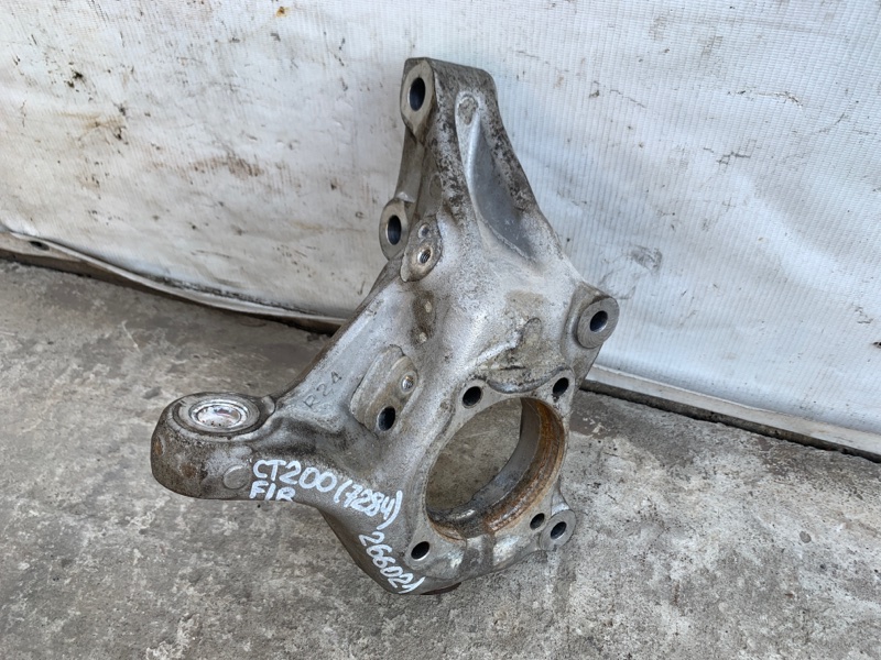 Кулак поворотный правый CT200 11-17 2013 1.8 2ZRFXE