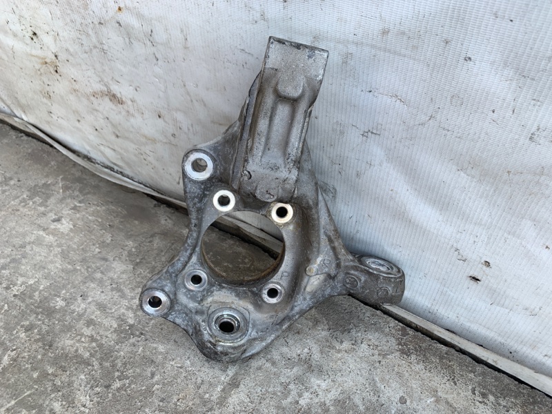 Кулак поворотный правый CT200 11-17 2013 1.8 2ZRFXE