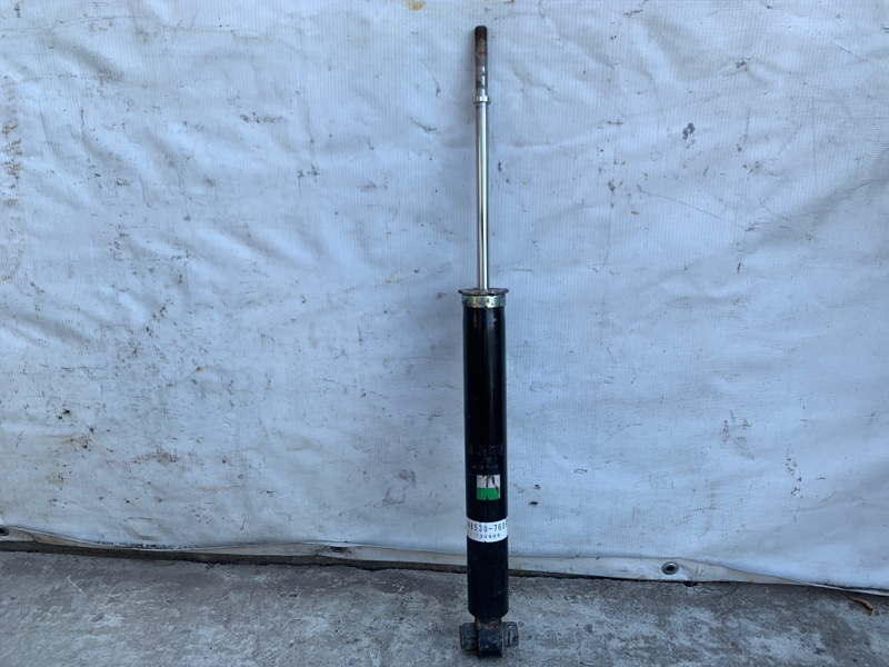 Амортизатор задний LEXUS CT200 11-17 1.8 2ZRFXE