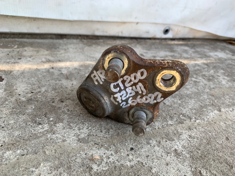 Шаровая опора передняя правая LEXUS CT200 11-17 1.8 2ZRFXE