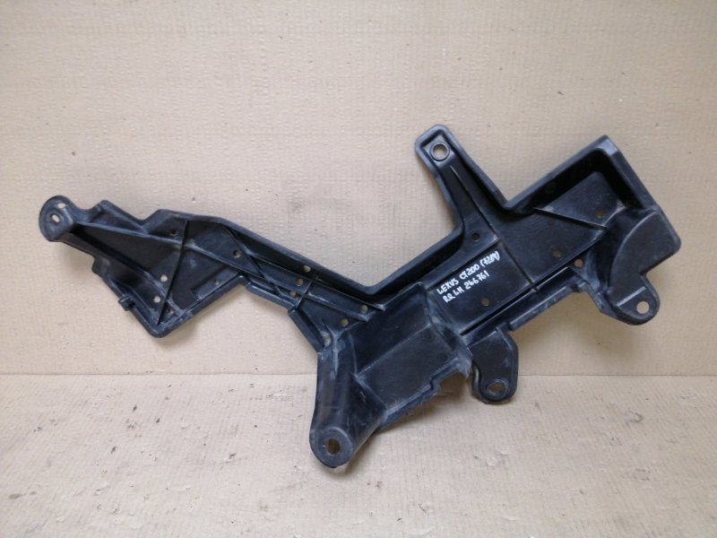 Защита днища задняя левая LEXUS CT200 11-17 2013 1.8 2ZRFXE 57628-76010 Б/У