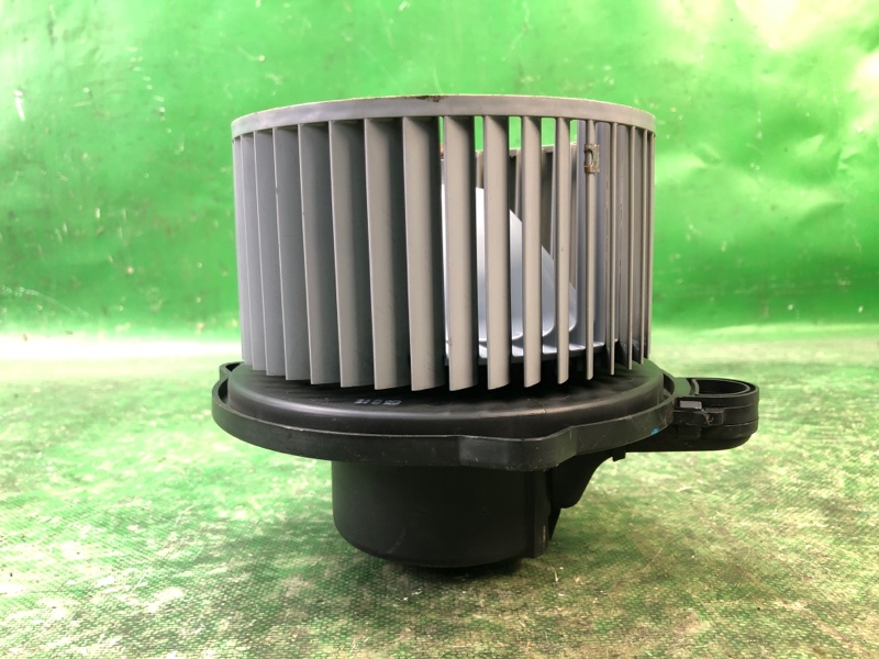 Запчасть моторчик печки KIA SOUL AM 08-13 2011 G4NA 97113-2K000 Б/У Моторчик печки KIA SOUL AM 08-13 2011 G4NA 97113-2K000 Б/У