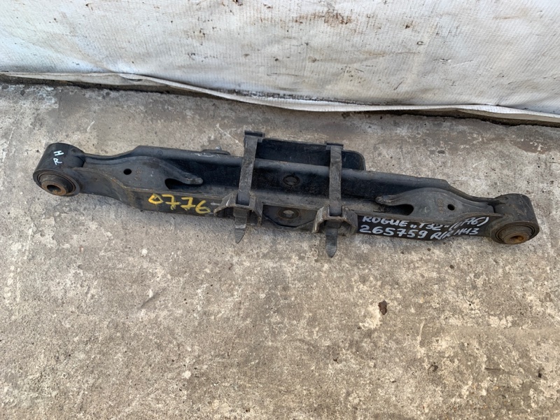 Рычаг задней подвески поперечный нижний правый X-TRAIL/ROGUE T32 13-20 2014 2.5 QR25DE