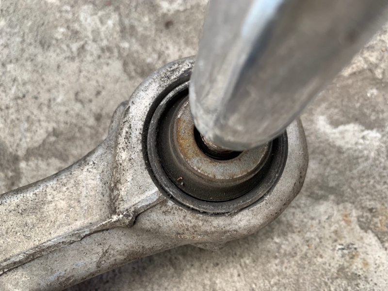 Рычаг задней подвески поперечный верхний правый X-TRAIL/ROGUE T32 13-20 2014 2.5 QR25DE