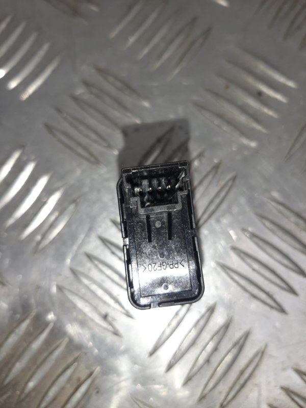 Кнопка аварийной сигнализации CX-5 (KE) 11-17