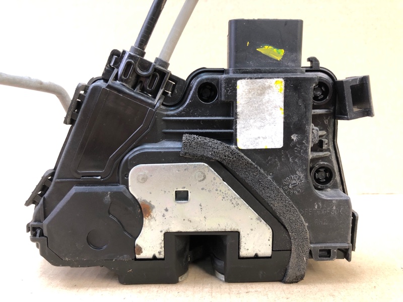 Замок двери передний правый KIA SOUL AM 08-13 G4NA Замок двери передний правый KIA SOUL AM 08-13 G4NA