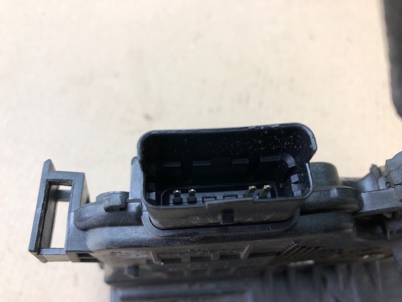 Замок двери передний правый SOUL AM 08-13 2011 G4NA Замок двери передний правый SOUL AM 08-13 2011 G4NA