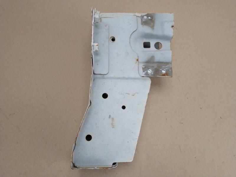 Передняя часть левая NV200 USA 13-