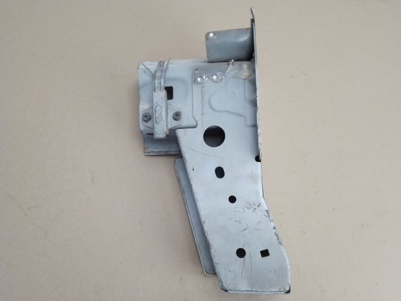 Передняя часть левая NISSAN NV200 USA 13-