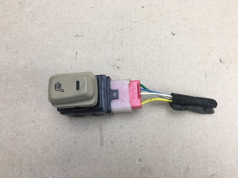 Кнопка обогрева сидений HYUNDAI SONATA YF 10-14 2012 Седан 2.4 G4KK 93752-3S100-YDA Б/У