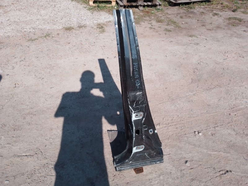 Стойка кузова средняя правая NISSAN MICRA 03-11 76570BC10F Б/У
