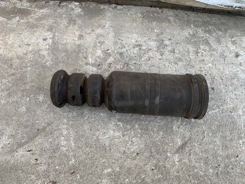 Пыльник амортизатора задний MITSUBISHI OUTLANDER GF 12- 2.4 Пыльник амортизатора задний MITSUBISHI OUTLANDER GF 12- 2.4