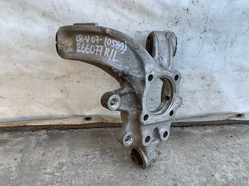 Цапфа левая CRV 06-12 2010 2.4L