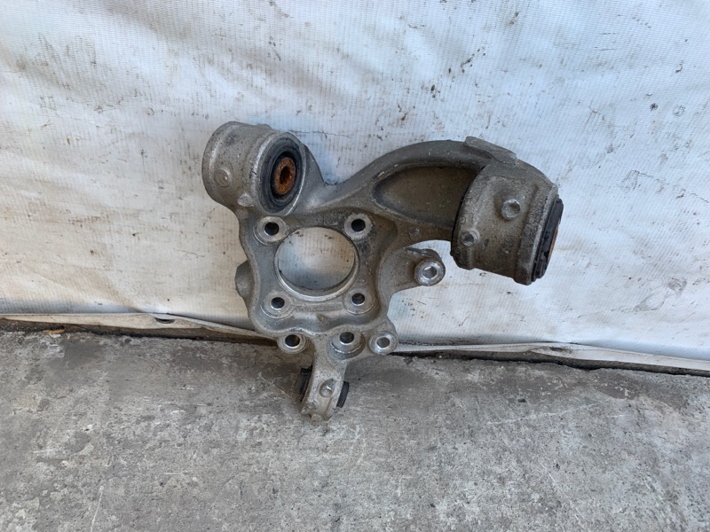 Цапфа левая CRV 06-12 2010 2.4L