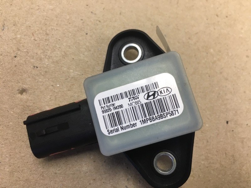 Датчик удара SONATA YF 10-14 2012 Седан 2.4 G4KK Датчик удара SONATA YF 10-14 2012 Седан 2.4 G4KK